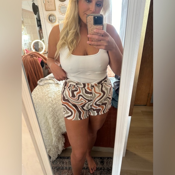 Shein Groovy Patterned Shorts - Picture 3 of 8